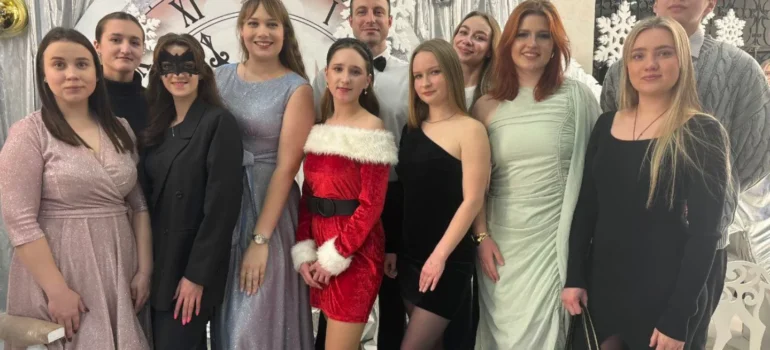 Крупчане зажгли на карнавале «Новогоднее чудо» в Вилейке